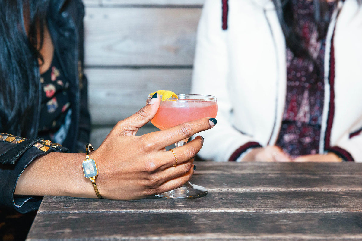 Cinco Reasons To Stop Constantly Staring At Your Phone